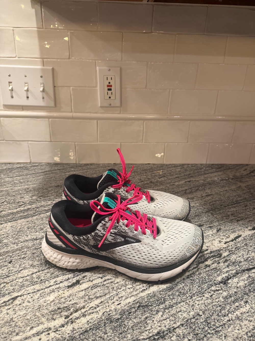 Women’s Brooks Ghost 11 Size 10